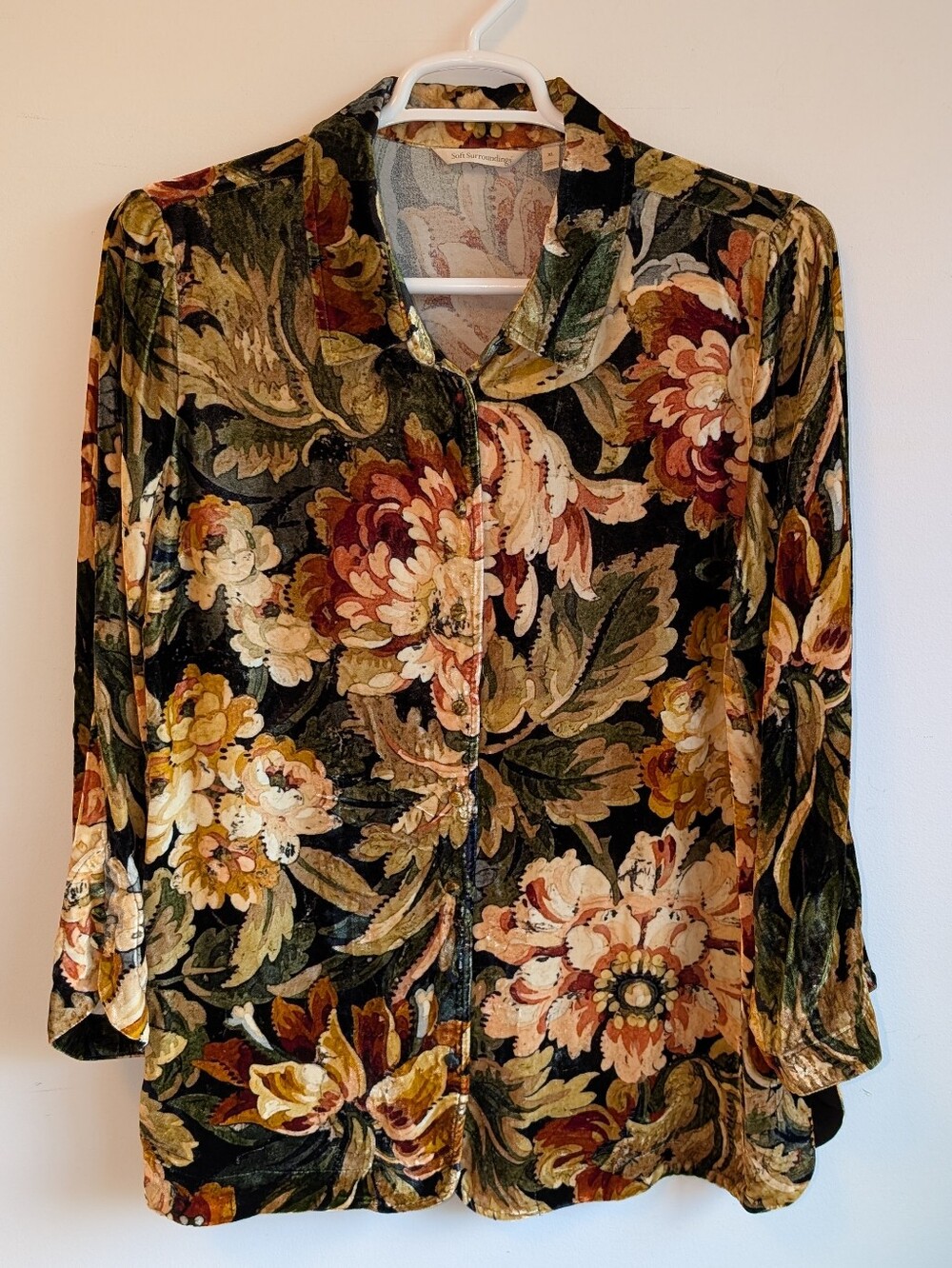 Floral Velvet Button-Front Women's Top in Black and Gold Silk Blend